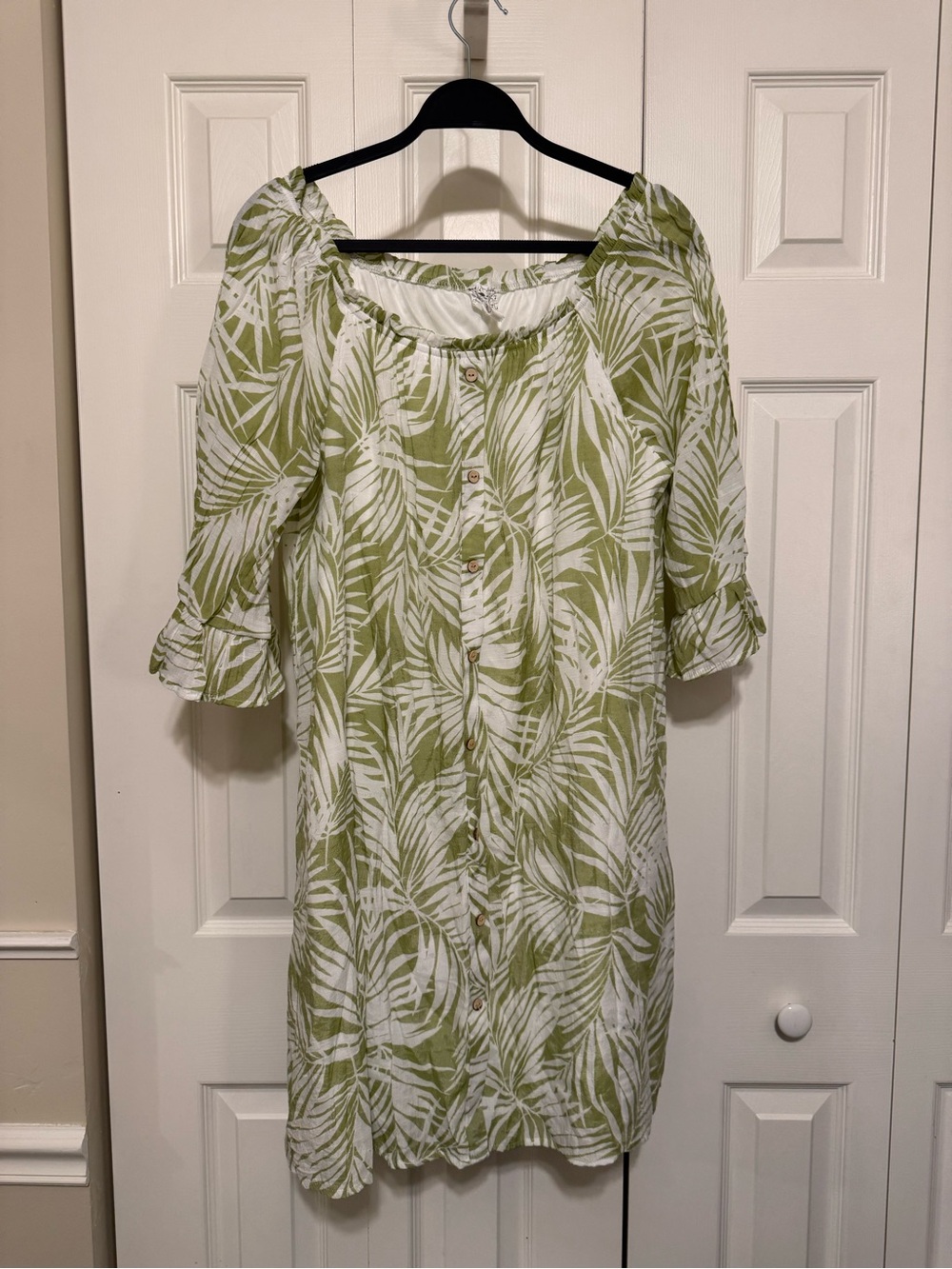 Women’s Green Leaf Print Button-Front Dress